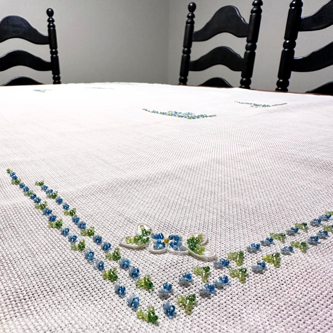 Istanbul Charm Handmade Linen Tablecloth – Elegant Floral Embroidery